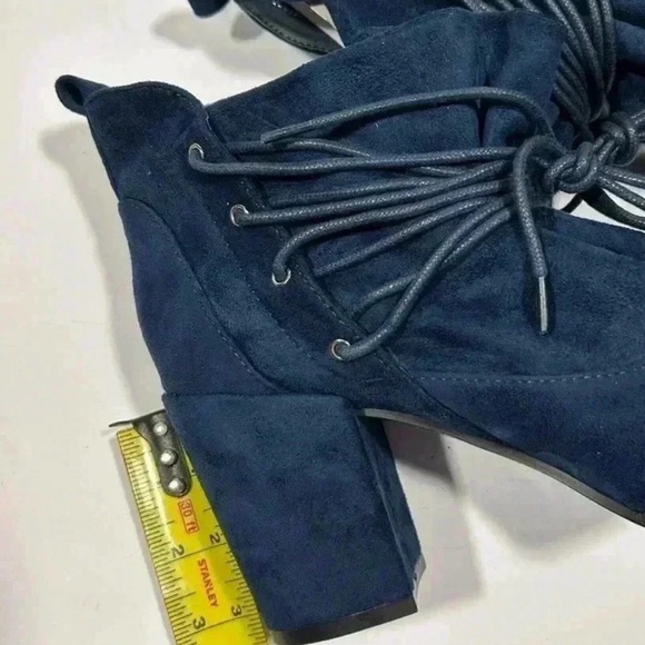 NIB!Love Athena-Navy Faux Suede Relaxed  Lace Up Detail Chunky Heel Boots Size 9 - Picture 4 of 6